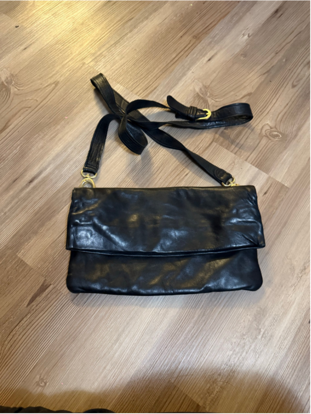 Women's Sseko soft Black Leather Crossbody purse